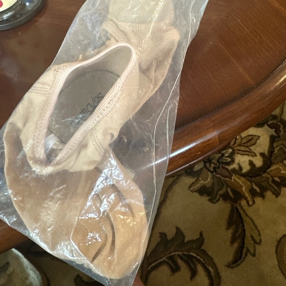 New Pair So Danca Dance Jazz Shoes - Nude - Picture 2 of 6